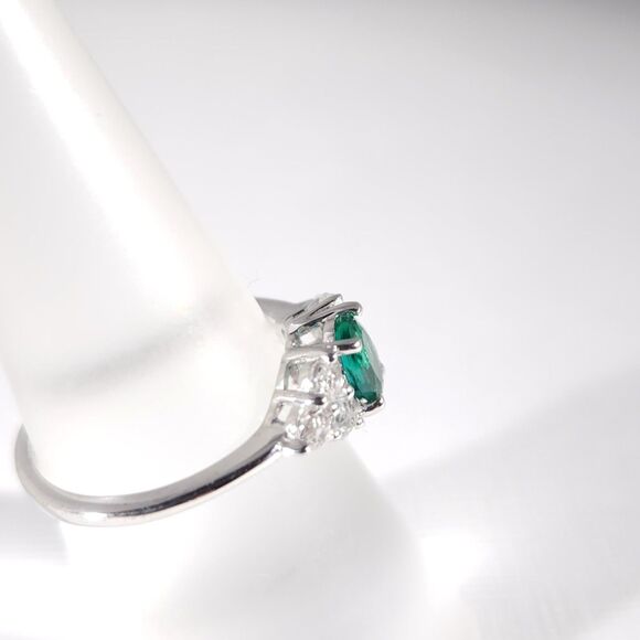 Emerald and White Topaz Ring Sterling Silver Size 6 - Picture 5 of 9